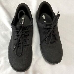 Kizik men’s Madrid Eco black knit upper shoes